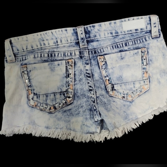 𝅺daytrip Gemini Stone Washed Jean Shorts with Fringe and Sparkle Embellishments - Picture 4 of 4